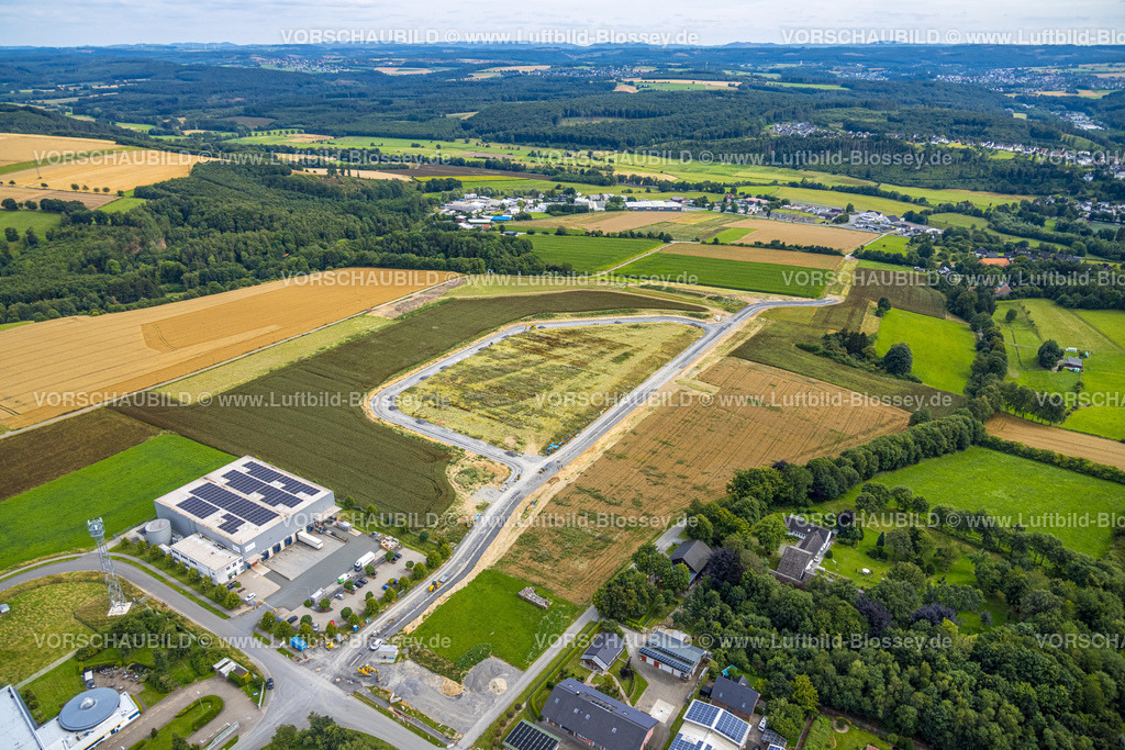 Warstein240713558Belecke | Luftbild, Industriepark Gewerbegebiet-Nord, Ausbaufläche Marie-Curie-Straße und Wiesen und Felder, Blick zum Gewerbegebiet Wiebusch und ins Sauerland, Belecke, Warstein, Sauerland, Nordrhein-Westfalen, Deutschland