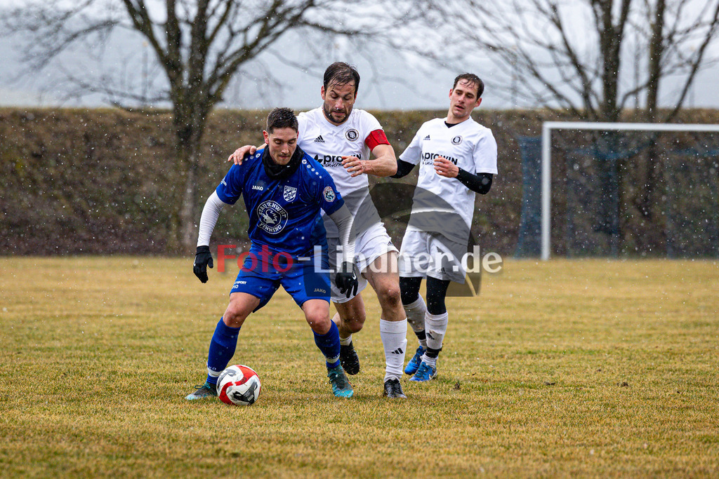TSV Burggen/Bernbeuren gegen TSV Finning | Fußball Kreisklasse Herren Oberbayern Zugspitze Gruppe 4 2025/26, TSV Burggen/Bernbeuren gegen TSV Finning, 20250316,Zweikampf,2025-03-16 in Burggen (WMH-Arena Burggen), Dennis GREIS (TSV Finning #9), Martin SCHMÖLZ (TSV Burggen/Bernheuren #15)Copyright: WolfgangxLindner www.foto-lindner.de