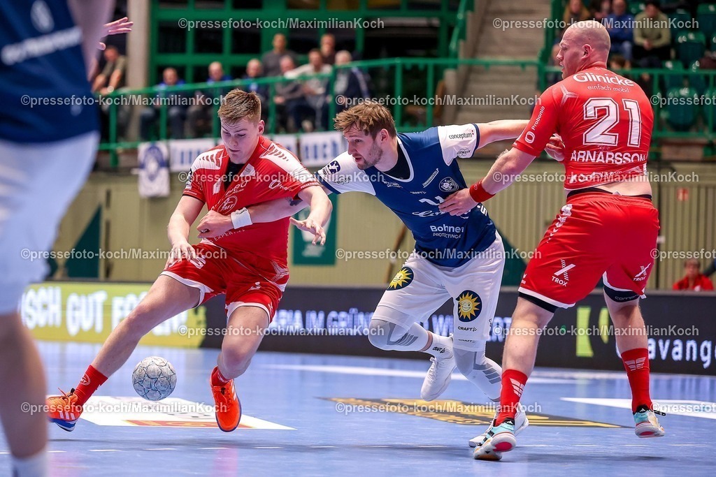 BHC11022601016 | 11.02.2026, Handball, 1.HBL, Bergischer HC - MT Melsungen, 20. Spieltag, Uni-Halle Wuppertal: Reynir Stefansson (Melsungen #19) im Zweikampf gegen  Gerdas Babarskas (BHC #14) 