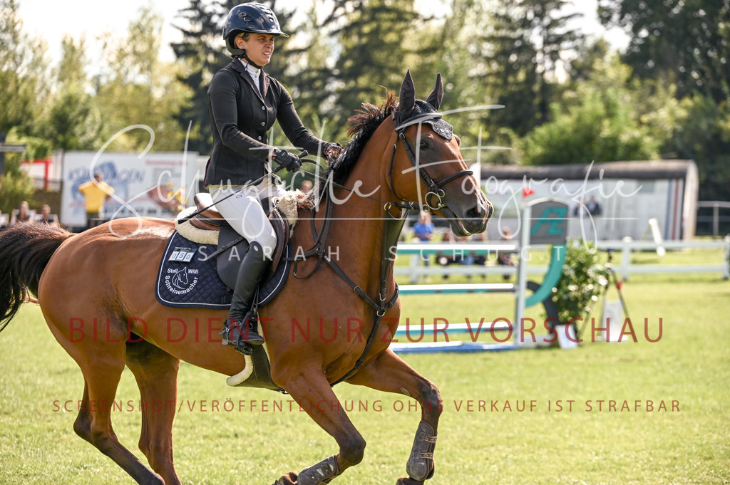 Schugtsche-Düren.2024-10.Springprf.M_-45 | Schugtsche Fotografie - Realisiert mit Pictrs.com
