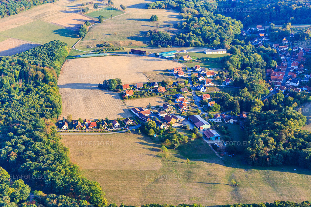 Vue aérienne: Vue de la ville depuis le nord à Drachenbronn-Birlenbach dans le département Bas Rhin, France – .Photo: IMG_123244.jpg prise le 30/09/2020 par Werner Riehm/FLY-FOTO.eu – Résolution de l'original: 5472 x 3648 px