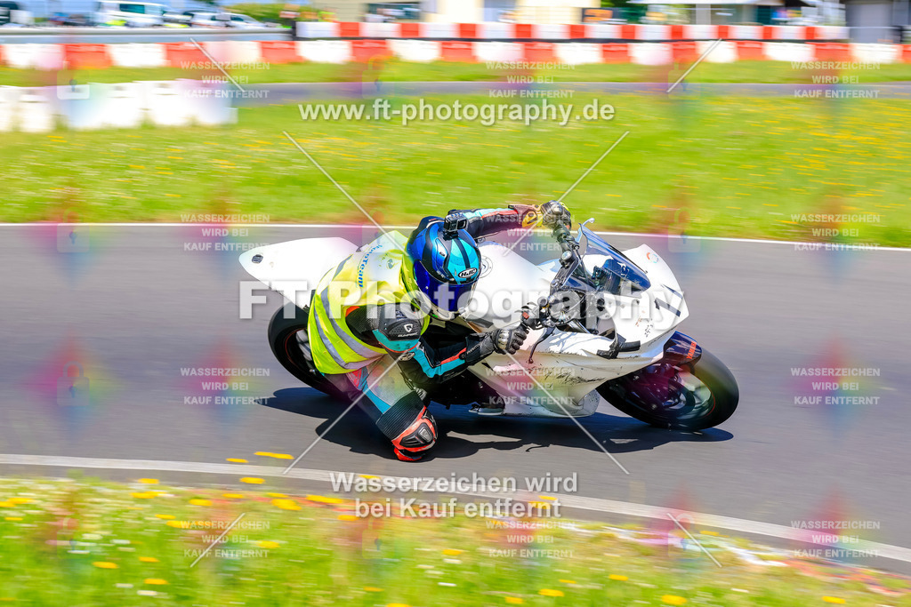 VBK-7997 | Hier findet Ihr Bilder von Touristenfahrten auf der Nürburgring Nordschleife oder von anderen Veranstaltungen die ich besucht habe. Viel Spass beim Durch Schauen 