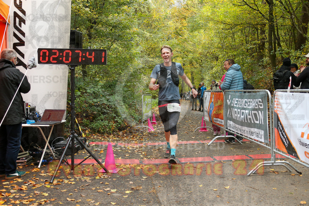 251026_1209_EX1_9914 | Sportfotografie im Rhein-Sieg Kreis, Köln, Bonn, NRW, Rheinland Pfalz, Hessen, etc. Unser Tätigkeitsfeld umfasst den Laufsport vom Volkslauf über den Marathon, Duathlon, Triathon bis zum Ultralauf wie Kölnpfad Ultra oder Schindertrail.