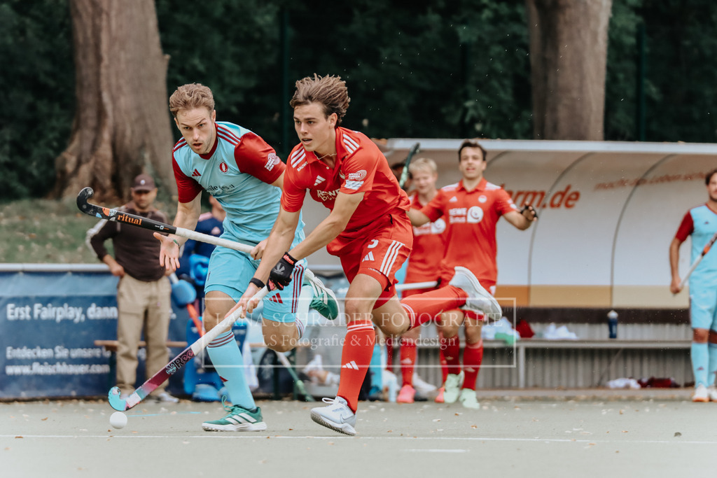 Herren_Bundesliga_02_F_RWK-UHC_21.09.25_Köln (383 von 471) | lanaschraderfotografie - Realisiert mit Pictrs.com
