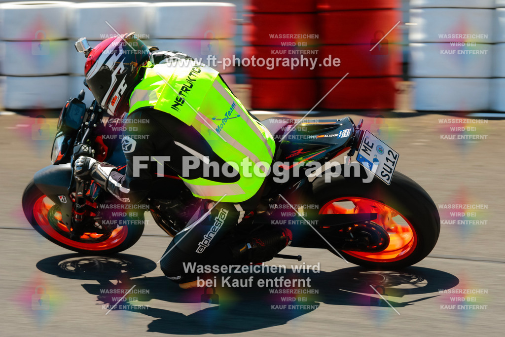 Moto-TeamOBK-22235 | Hier findet Ihr Bilder von Touristenfahrten auf der Nürburgring Nordschleife oder von anderen Veranstaltungen die ich besucht habe. Viel Spass beim Durch Schauen 