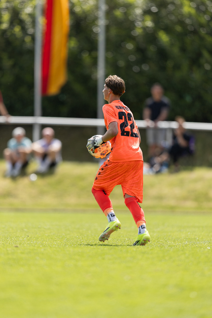 Fußball I Männer I 40. Pfingscup Hollage I 13060 | realhellocedii - Realisiert mit Pictrs.com