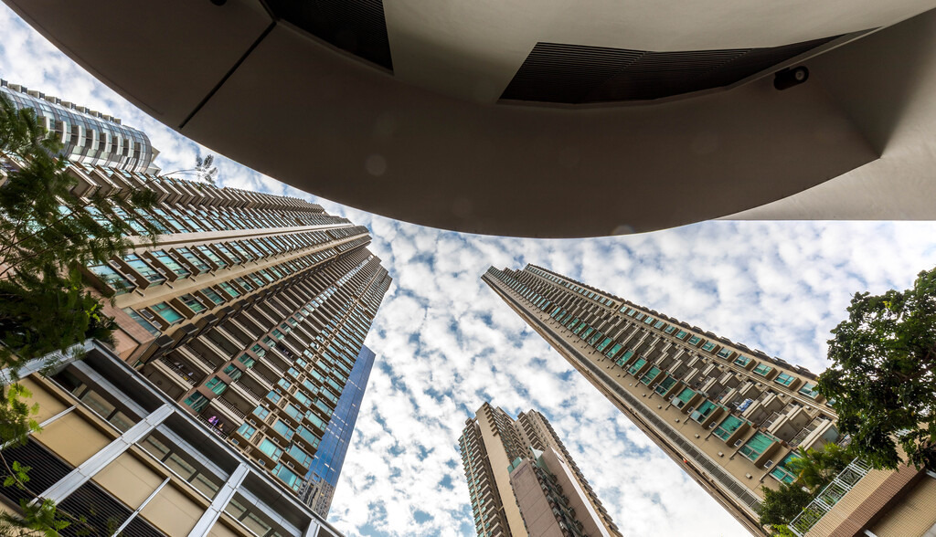Skyscraper in HongKong | View to the heaven in HongKong - Realisiert mit Pictrs.com