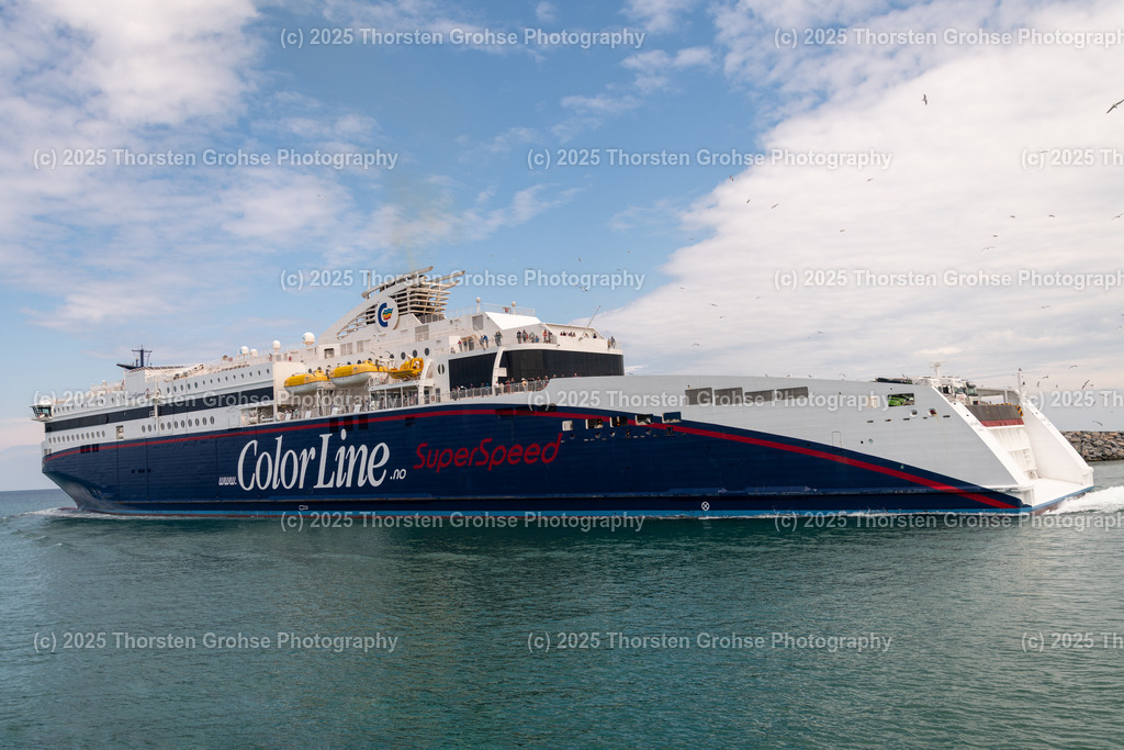 Color Line Super Speed 2 in Hirtshals, Denmark June 2023 | The Color Line Super Speed 2 leaving the port of Hirtshals Denmark for Larvik Norway. Die Color Line Super Speed 2 beim Auslaufen im Hafen von Hirtshals Dänemark mit Ziel Larvik Norwegen.  - Realisiert mit Pictrs.com