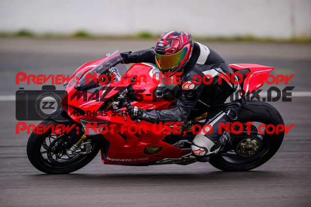 MaZZes_Fotomatrix_20250421_6021986_5302 | GELB