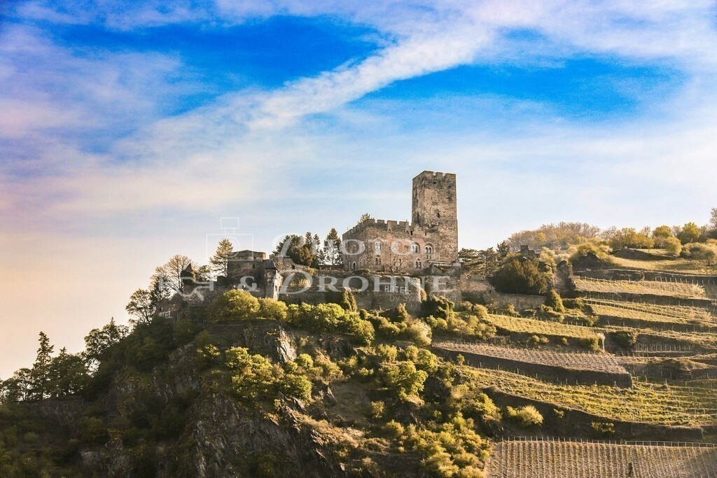 Burg Gutenfels-7818 | Burg Kaub ist eine Höhenburg oberhalb des kleinen Ortes Kaub am Rhein. - Realisiert mit Pictrs.com