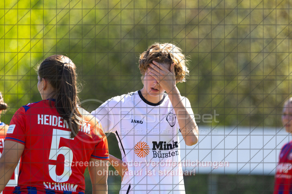 20260906_124502_0308_(c)_by_PhotoPeet | #,1.FC Donzdorf (weiß) vs. 1.FC Heidenheim 1846 (rot), Fußball, Frauen-Verbandspokal Gruppe 2, 2. Runde, Saison 2026/2027, Rasenplatz Lautertal Stadion, Süßener Straße 16, 73072 Donzdorf, 06.09.2026 - 11:00 Uhr,Foto: PhotoPeet / Sport- &amp; Eventfotografie / Peter Harich
