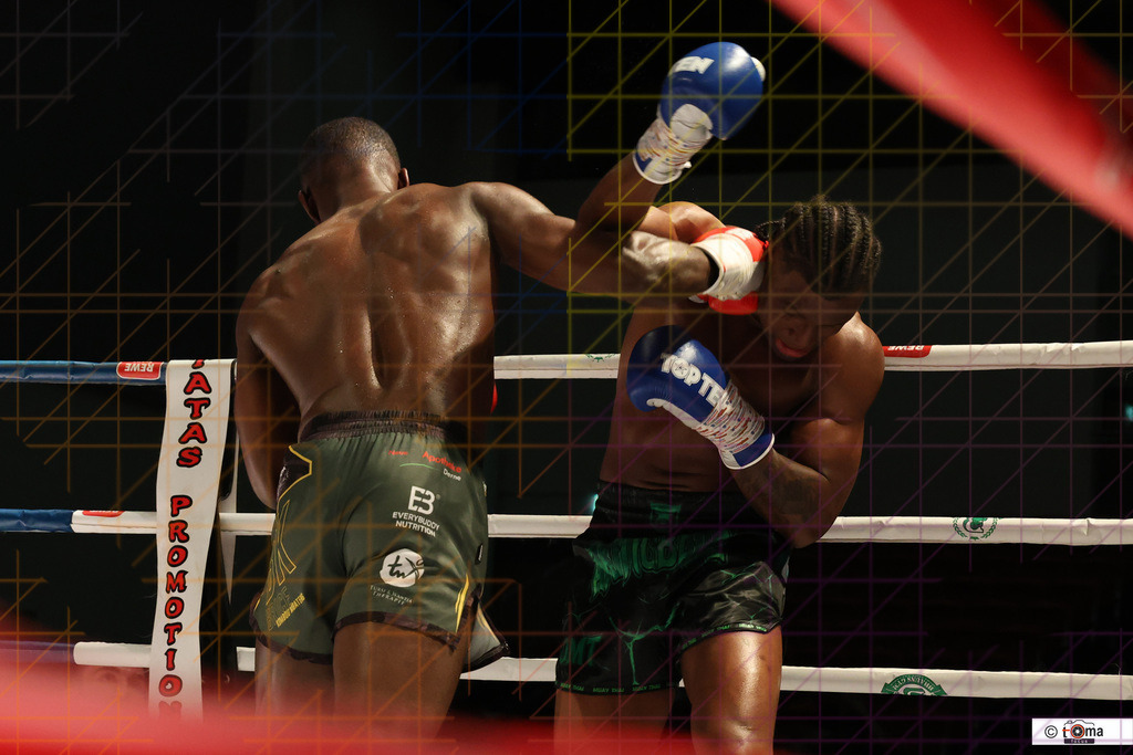 Finale Akingbade vs Kombou 25.04.2026 tomafocus Tb00143 | professionelle Sport- und Eventfotografie von Tomafocus – dynamische Bilder, emotionale Momente und hochwertige Aufnahmen für jeden Anlass. - Realisiert mit Pictrs.com