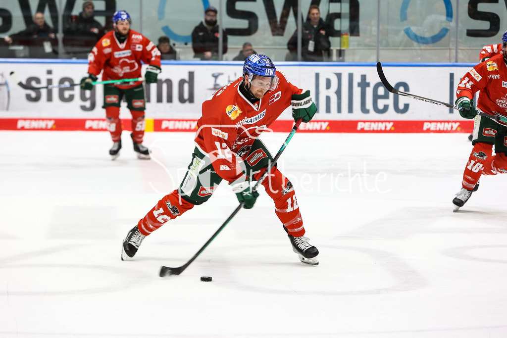 Augsburger Panther - Fischtown Pinguins | Mirko SACHER (AEV #12) bei einem Schussversuch