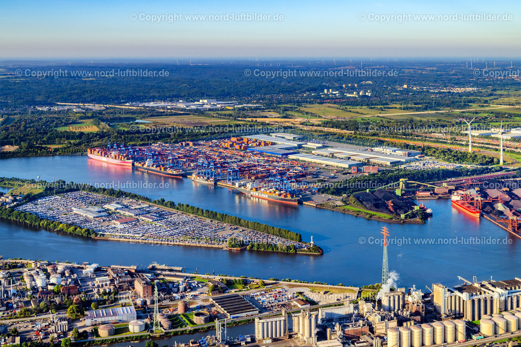 Hamburg_Altenwerder_Container_Terminal_ELS_9317070923 | HAMBURG 21.08.2023 Containerterminal HHLA Container Terminal Altenwerder (CTA) am Ufer der Elbe im Stadtteil Altenwerder in Hamburg. // Container Terminal HHLA Container Terminal Altenwerder (CTA) on the Elbe riverbank in the Altenwerder part of Hamburg in Germany. Foto: Martin Elsen