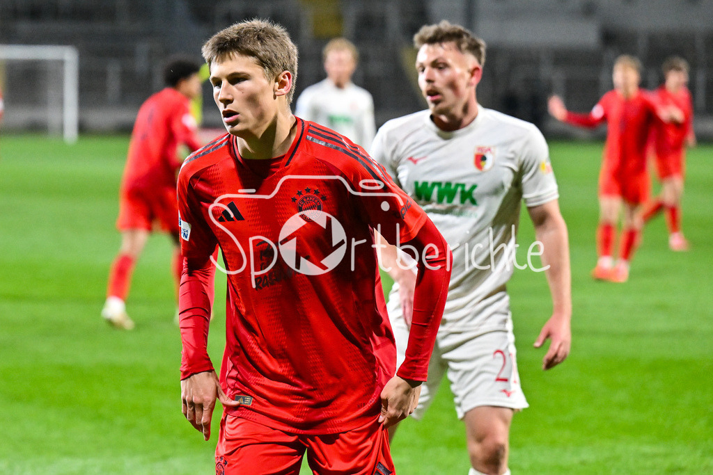 FC Bayern Amateure - FC Augsburg II | im Bild Magnus DALPIAZ (FC Bayern München II #2) / Einzelfoto / Freisteller / Regionalliga Bayern: FC Bayern Muenchen II - FC Augsburg II, Gruenwalder Stadion am 14.03.2025