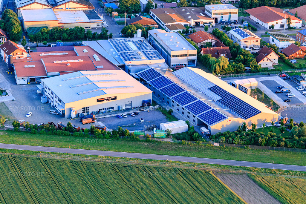 Luftbild: Gewerbergebiet Im Gereut mit WWS Metallformen GmbH, HGGS LaserCUT GmbH & Co. KG in Hatzenbühl im Bundesland Rheinland-Pfalz in Deutschland. Foto: IMG_115364.jpg vom 13.06.2019 durch Werner Riehm/FLY-FOTO.deWWW.WWS-METALLFORMEN.DE