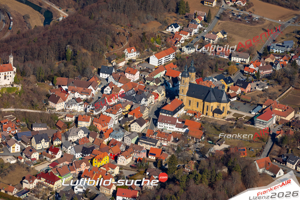 Das Luftbild der Stadt Gößweinstein wurde 2019 vom Flugzeug heraus erstellt (keine Drohne) Aufnahmehöhe ca.400 Meter- hohe Auflösung- beste Druck-Qualität garantiert!