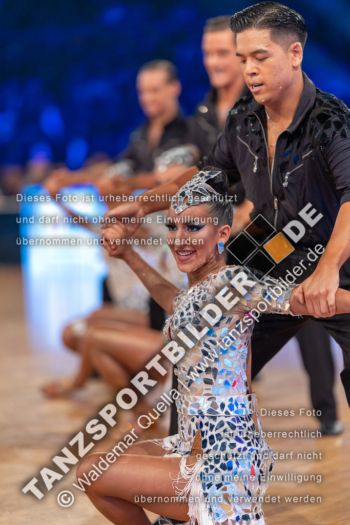 20231111-05693 | Hier finden Sie Tanz Bilder vom Latein und Standard Formationen tanzen. Sportbilder vom Tanzsport. Schöne Fotos und von Weltmeisterschaft, Europameisterschaft, Bundesliga, Regionalliga, Oberliga und Landesliga sowie von GOC Stuttgart, DanceComp, WM Bremen