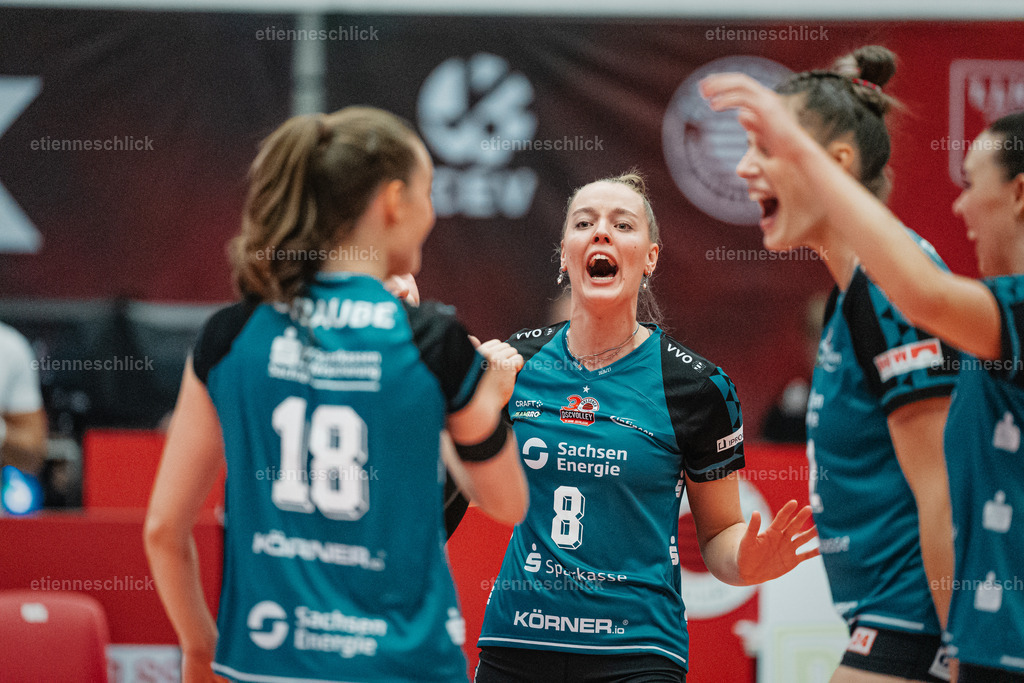 Dresdner SC - Binder Blaubären TSV Flacht, DEKRA 1. Bundesliga Frauen, Volleyball | Im Bild: Jette Kuipers (8, Dresdner SC) freut sich über Punkt24.10.2026, Dresdner SC -  Binder Blaubären TSV Flacht, DEKRA 1. Bundesliga Frauen, Volleyball, Deutschland, Dresden, Cyberport Arena