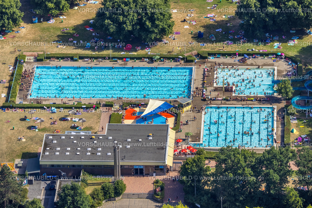 Hamm220801077 | Luftbild vom Badespaß im Freibad Berge, Rhynern, Hamm, Ruhrgebiet, Nordrhein-Westfalen, Deutschland