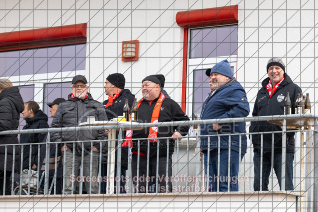 20250316_144918_0671 | #,1.FC Donzdorf (rot) vs. SpVgg Gröningen-Satteldorf (schwarz), Fussball, Frauen-Verbandsliga Württemberg, 13. Spieltag, Saison 2024/2025, Rasenplatz Lautertal Stadion, Süßener Straße 16, 73072 Donzdorf, 16.03.2025 - 13:00 Uhr,Foto: PhotoPeet-Sportfotografie/Peter Harich