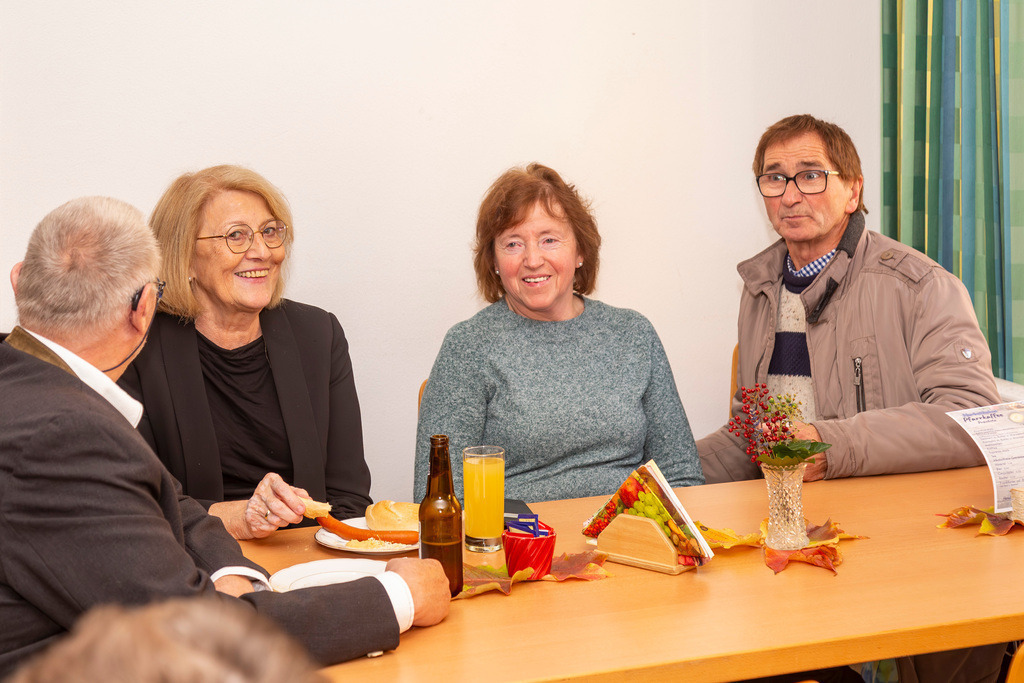 Festmesse-094 | Fotodoku der Festmesse anläßlich der Seligsprechung von Maria Theresia LEDOCHOWSKA 1975, zelebriert von Altbischof DDr. Klaus Küng und Pfarrer Mag. Zenon PAJAK in der Pfarrkirche Loosdorf. 
