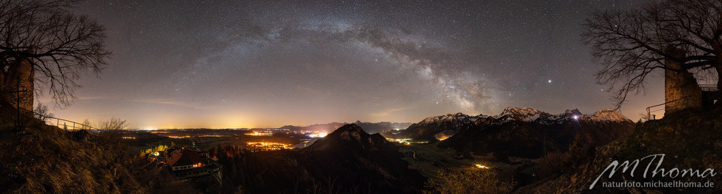 Milchstraßenbogen bei Ruine Falkenstein | Dies ist der Online-Shop von naturfoto.michaelthoma.de. Ich bin leidenschaftlicher Naturfotograf und fotografiere von der Andromedagalaxie bis zum Zwergtaucher, von der Ameise bis zum Orionnebel alles was mit Natur zu tun hat. Hier kann eine Auswahl meine - Realisiert mit Pictrs.com