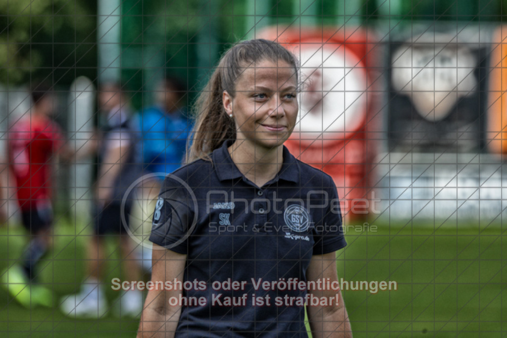 20250816_160320_1041-Bearbeitet | #,1.Göppinger SV (rot) vs. FSV 08 Bietigheim-Bissingen (blau), Fußball, Oberliga BW, wfv, 03. Spieltag, Saison 2025/2026, Rasensportplatz Stadion SV Göppingen, Hohenstaufenstr. 116, 73033 Göppingen, 16.08.2025 - 14:00 Uhr,Foto: PhotoPeet-Sportfotografie/Peter Harich