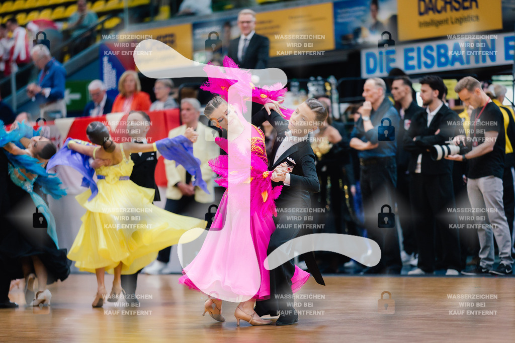 Hessen Tanzt WDSF Open Junior II Standard 10th (210) Tim Gordon _ Luisa Huber (Schwarz-Weiß-Club Pforzheim)-2025-05-17-7409 | Webshop for digital downloads and prints of dance sport, event & show photographer Julian Link - Realisiert mit Pictrs.com