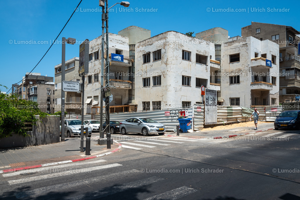 10972-10132 - Tel Aviv - Rothschild Boulevard | Stockfoto und Bilderpool mit Bildmaterial aus Deutschland, dem Harz, Halberstadt, Quedlinburg, Wernigerode und weltweit. Qualitativ hochwertige und professionelle Fotos anschauen und kaufen. - Realisiert mit Pictrs.com
