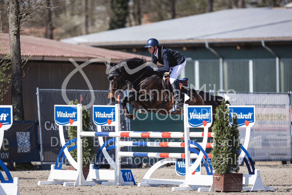 250408_Mühlen_SprPf-L-341 | Deine schönsten Turniermomente als professionelle Fotos! Entdecke hochwertige Pferdesport-Fotografie im Online-Shop. Jetzt Fotos finden & bestellen!