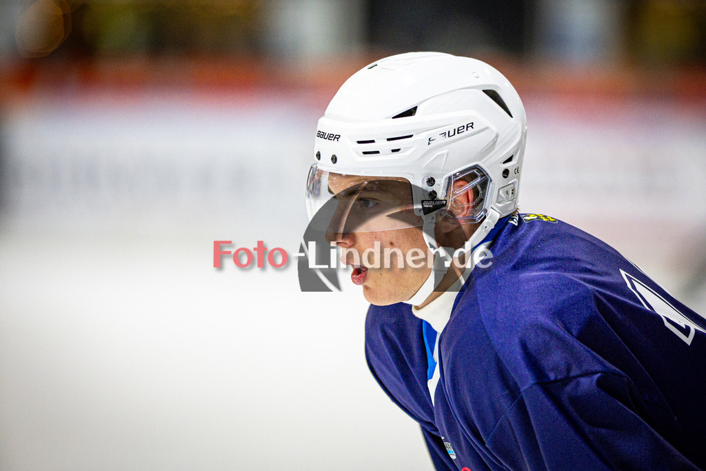Peißenberg MINERS gegen ESV Burgau 2000 | Eishockey Bayernliga 2025/26 Vorrunde 21. Spieltag, Peißenberg MINERS gegen ESV Burgau 2000, 20251226,Filip KRIZ (MINERS 19) Portrait,2025-12-26 in Peißenberg (flatbuy Arena Peißenberg), Filip KRIZ (MINERS 19)Copyright: WolfgangxLindner www.foto-lindner.de