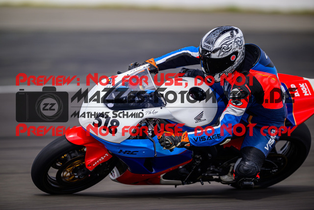 MaZZes_Fotomatrix_20250421_6021986_6310 | WEISS