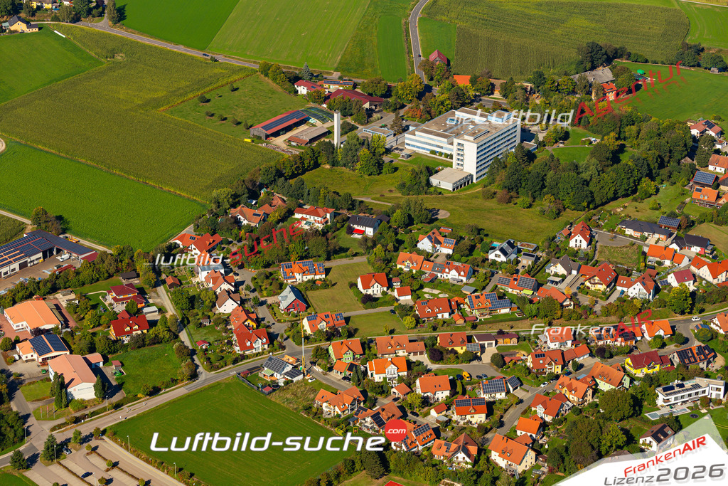 Das Luftbild der Stadt Oberviechtach wurde 2021 vom Flugzeug heraus erstellt (keine Drohne) Aufnahmehöhe ca.450 Meter- hohe Bildauflösung und Druck-Qualität garantiert!