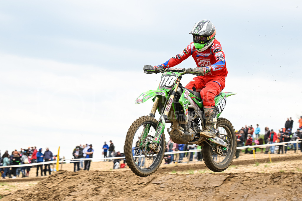 Motocross Schlatt bei Winterthur - 30. April 2023 | #118 Lourenco Fabio aus Colombier (CH) auf Kawasaki in der Kategorie ProRace Serie am Motocross Schlatt bei Winterthur, 30. April 2023. 
Instagram: @mx_schlatt | @mc_wila | @sam_schweiz
Bild: Sportfotografie Markus Aeschimann | www.markus-aeschimann.ch - Realisiert mit Pictrs.com