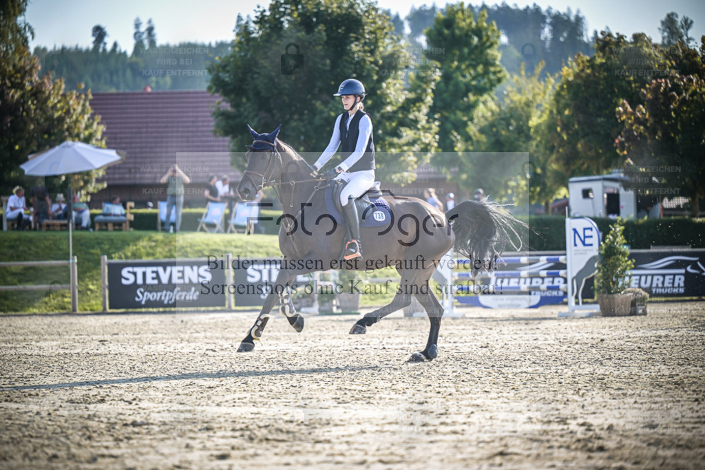 DOS_1012 | Entdecke hochwertige Reitturnierfotos von Foto Oger. Professionell, emotional und authentisch – jetzt Lieblingsmomente im Shop bestellen. - Realisiert mit Pictrs.com