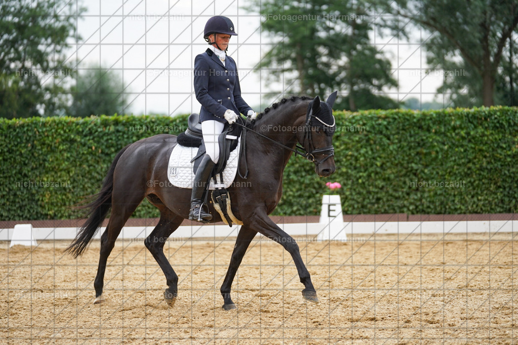 20240630-FAH00854 | Turnierbilder Schwabmünchen, Dressurbilder, Springreitturnier, Reitsportbilder, Turnierfotografen Bayern, Turnierfotograf