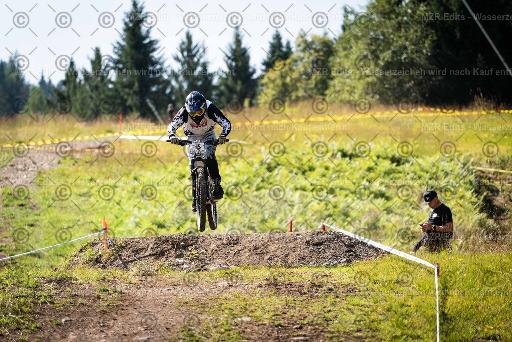 x-117 | mzredits - Realisiert mit Pictrs.com