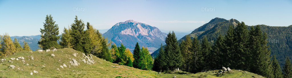 Dobr-Nötsch OKt19 vom Poludnig her__fatzi_133651-Pano-k | Fatzi Bilder-Archiv! 
Die Bilder sind für private Nutzung lizenzfrei. Die kommerzielle Nutzung ist möglich und erwünscht, jedoch bitte ich um vorherige Kontaktaufnahme per E-Mail (info@fatzi.at) oder unter +43 650 7828269 - Realisiert mit Pictrs.com