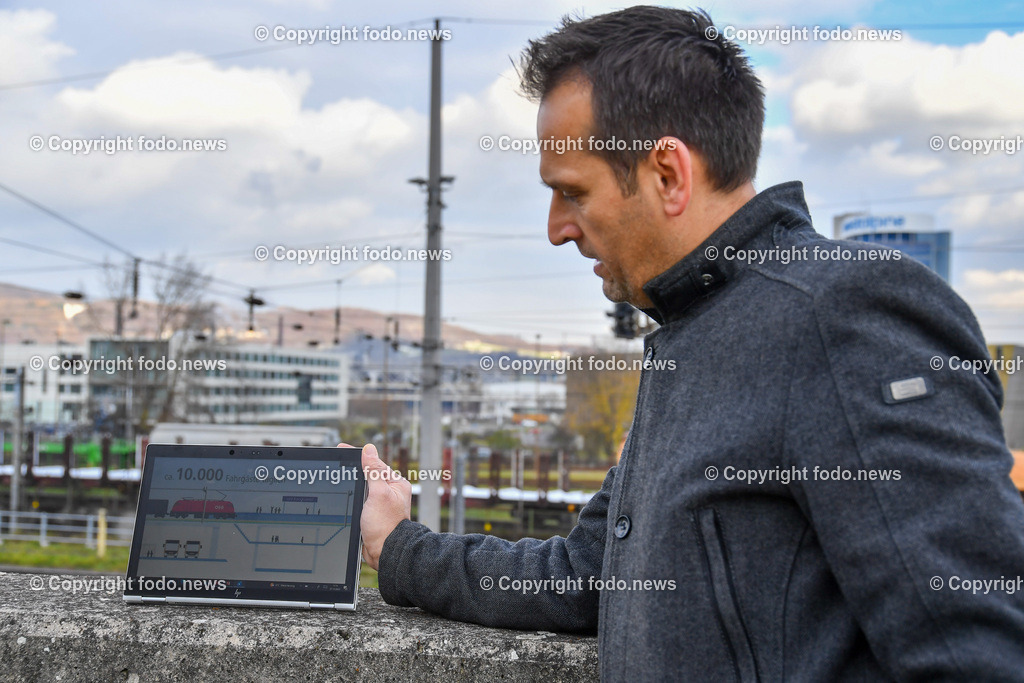 Baufortschritt Ausbau Weststrecke_ ÖBB_ 07.12.2022-2 | 07.12.2022, ÖBB Weststrecke , AUT, Besichtigung Ausbau Weststrecke 4 gleisig, im Bild Thomas Fruhmann (Projektleiter Neu und Ausbau OeBB)