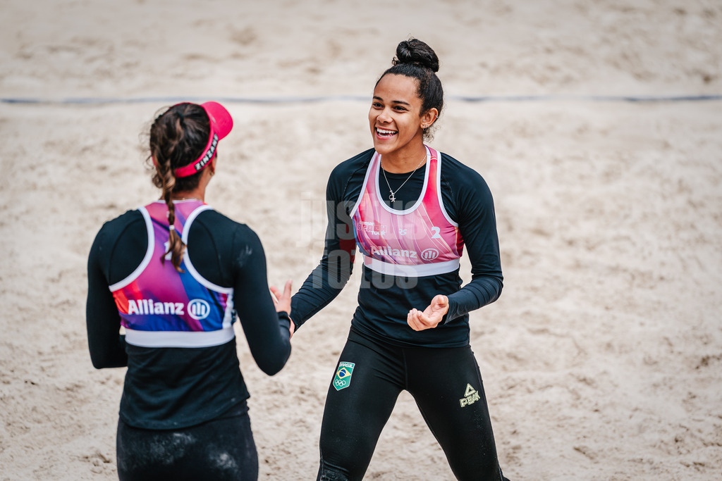 Beachvolleyball | Frauen | German Beach Tour 2024 | Tourstop Bremen | 08.06.2024 | Thainara Mylena Feitosa de Oliveira (rechts, BRA) freut sich
