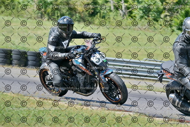 25bt04-0548 | markuskiefer.com - Realisiert mit Pictrs.com