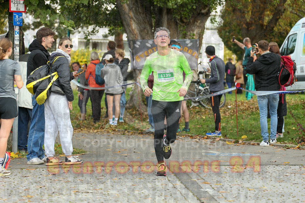 241020_1109_EX1_1249 | Sportfotografie im Rhein-Sieg Kreis, Köln, Bonn, NRW, Rheinland Pfalz, Hessen, etc. Unser Tätigkeitsfeld umfasst den Laufsport vom Volkslauf über den Marathon, Duathlon, Triathon bis zum Ultralauf wie Kölnpfad Ultra oder Schindertrail.