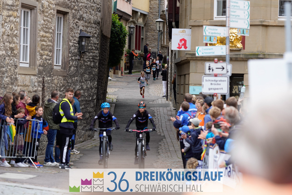 AOK Junior Cup 400m | 3Königslauf 2022 AOK Junior Cup 400m - Realisiert mit Pictrs.com