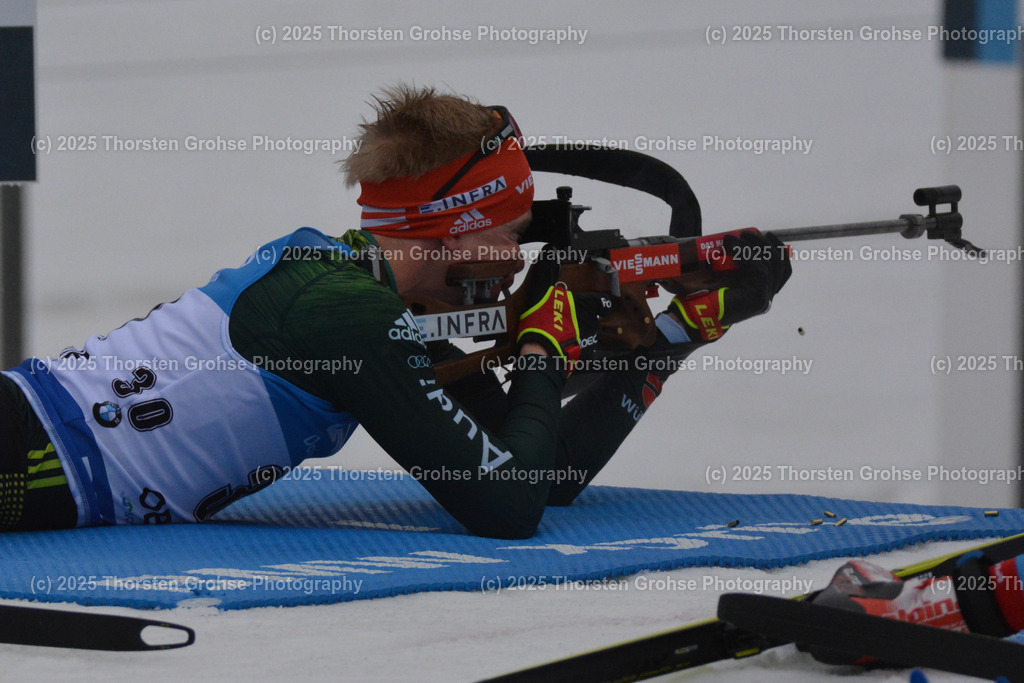 IBU WC Biathlon Oberhof 2018 | REES Roman (GER) beim liegend Schiessen; IBU WC Biathlon Oberhof 2018, 12,5 km Verfolgung der Männer am 06.01.2018 in der DKB Ski Arena in Oberhof, (Deutschland) - Realisiert mit Pictrs.com