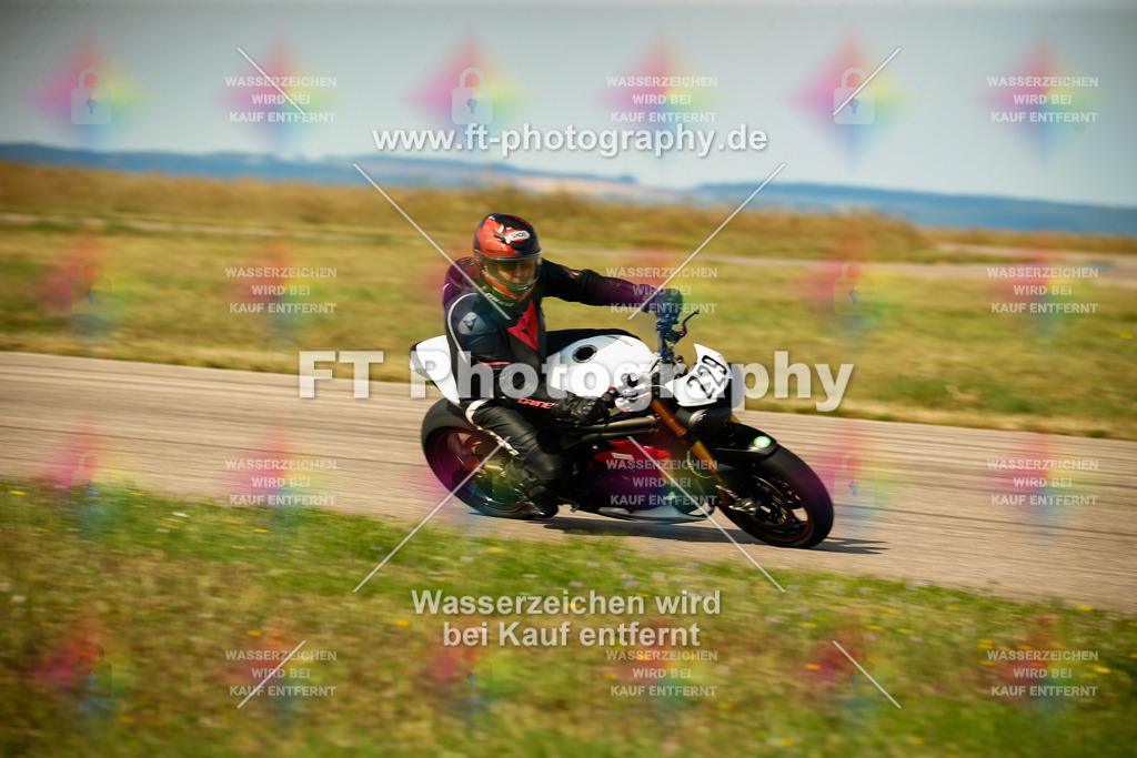 _MOT6142 | Hier findet Ihr Bilder von Touristenfahrten auf der Nürburgring Nordschleife oder von anderen Veranstaltungen die ich besucht habe. Viel Spass beim Durch Schauen 