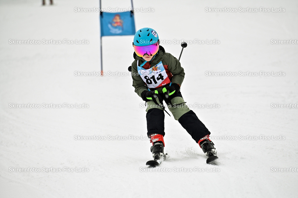 SRF_20.02.2026_1002 | Skirennfotos,Serfaus,Fiss,Ladis,Kinderskirennen,Winter,Tirol,Oberland,skirace,SFL,feelfree,weil wir's genießen,ski,Ski,skifahren,Sonnenplateau, - Realisiert mit Pictrs.com