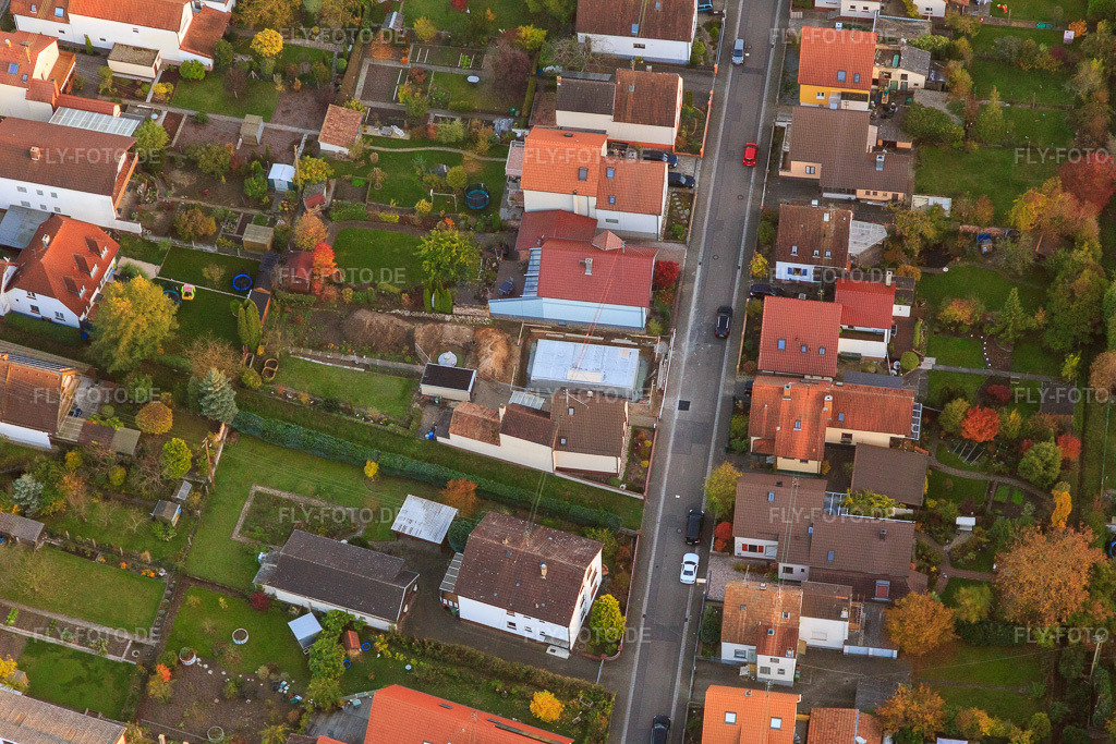 Luftbild: Fundament für Neubau EFH in der Waldstr in Kandel im Bundesland Rheinland-Pfalz in Deutschland. Foto: IMG_095847.jpg vom 30.10.2016 durch Werner Riehm/FLY-FOTO.de