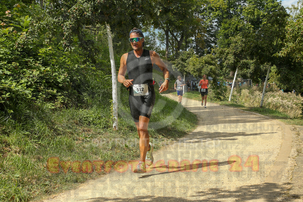 250824_1412_EX1_5386 | Sportfotografie im Rhein-Sieg Kreis, Köln, Bonn, NRW, Rheinland Pfalz, Hessen, etc. Unser Tätigkeitsfeld umfasst den Laufsport vom Volkslauf über den Marathon, Duathlon, Triathon bis zum Ultralauf wie Kölnpfad Ultra oder Schindertrail.