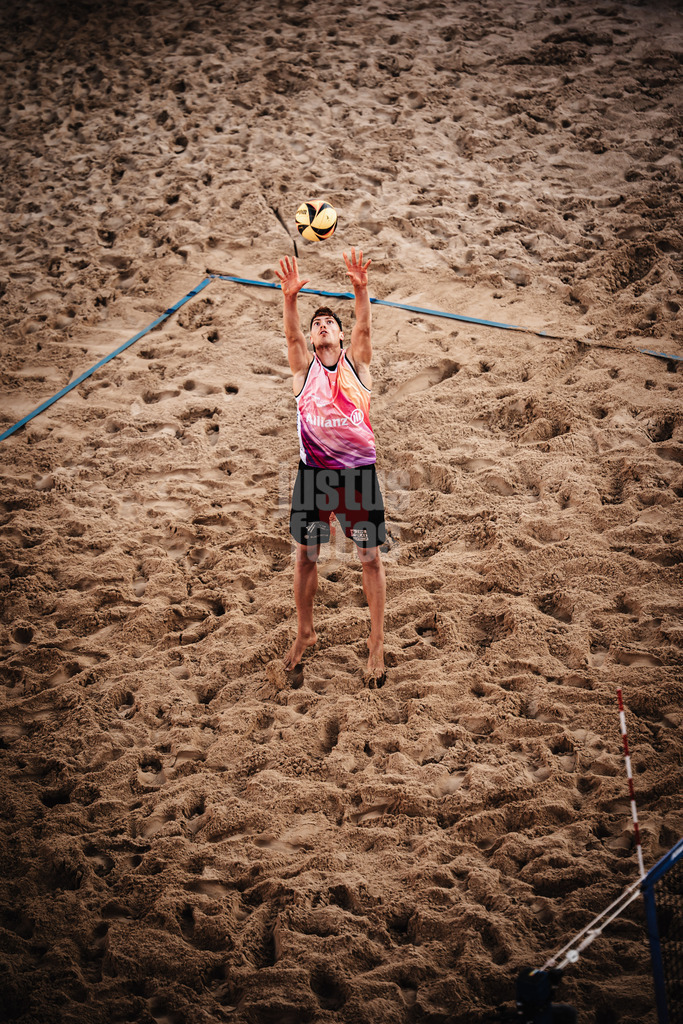 Beachvolleyball | Männer | Allianz German Beach Tour 2025 | Tourstop Berlin | 23.08.2025 | Zuspiel von Max Just